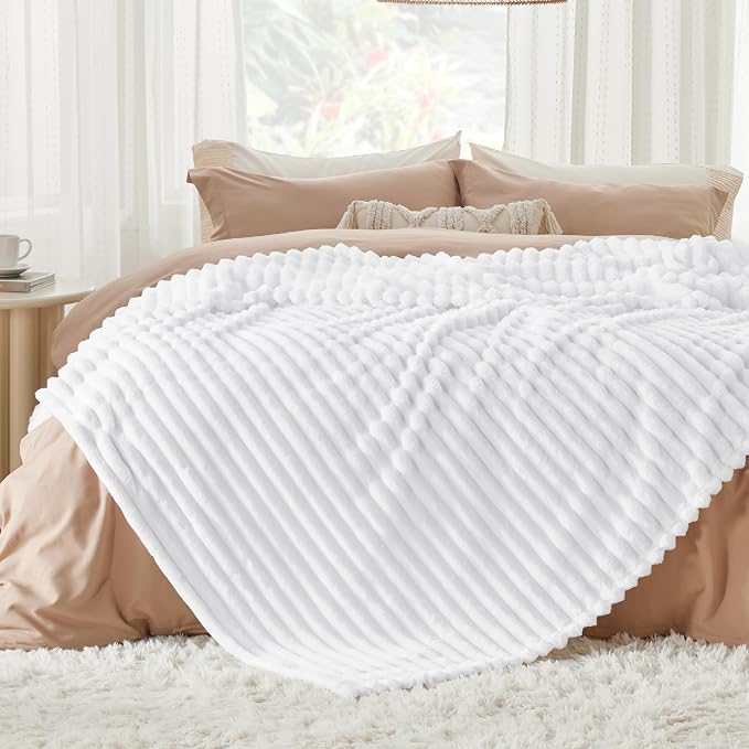 Bedsure Soft Cal King Size Blanket - Image 3
