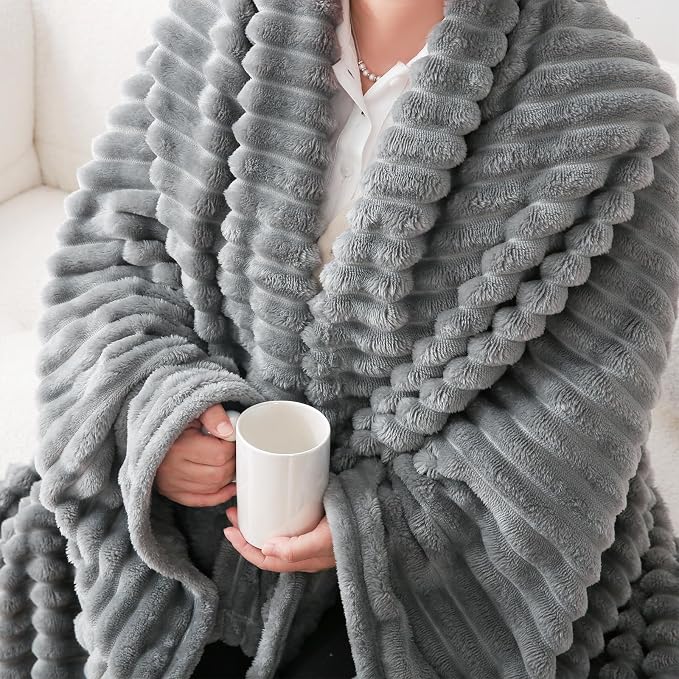 Grey Fleece Throw Blanket 50”×60” - Image 5