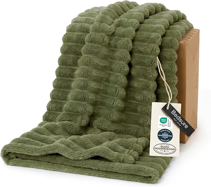 Bedsure Soft Twin Blanket for Bed Decor Gifts Moss 60"x80" | Birthday Gifts for by Unknown