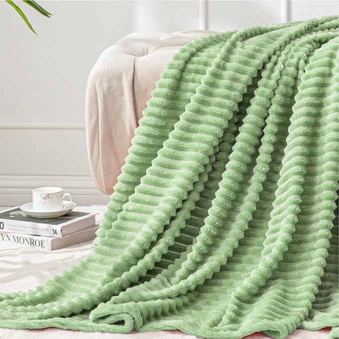 BEDELITE 3D Ribbed Apple Green Fleece Twin Blanket by BEDELITE