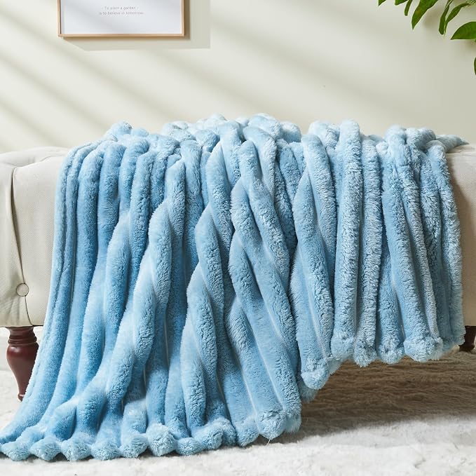 NEWCOSPLAY Fleece Ribbed Cozy Throw Blanket - Image 6