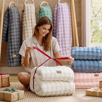 Bedsure 3D Fleece Bubble Blanket - Image 6