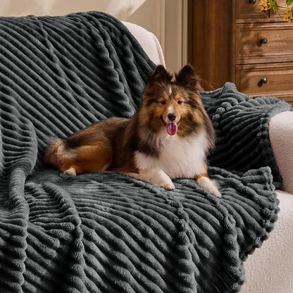 BEDELITE 3D Ribbed Charcoal Grey Fleece Throw Blanket - Image 3