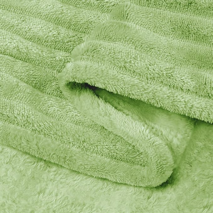 BEDELITE Ribbed Jacquard Green Fleece Twin Blanket - Image 6