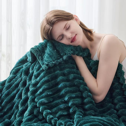 NEWCOSPLAY Fleece Ribbed Cozy King Blanket - Image 7