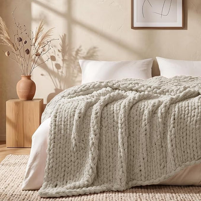 L'AGRATY Chunky Knit Throw Blanket by LAGRATY