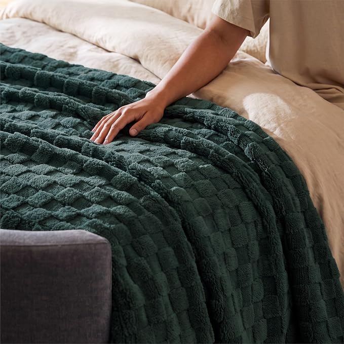 Bedsure GentleSoft Blankets Queen Size - Image 9