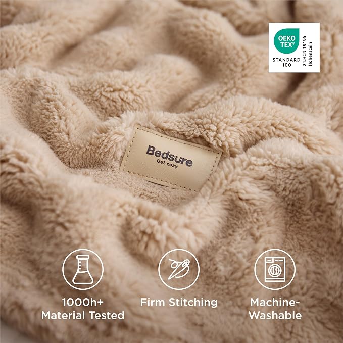 Bedsure 3D Fleece Bubble Blanket - Image 5