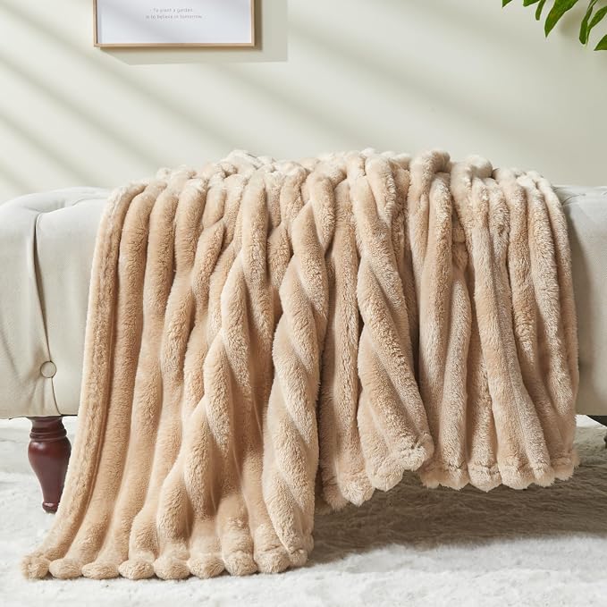 NEWCOSPLAY Fleece Ribbed Cozy King Blanket - Image 8