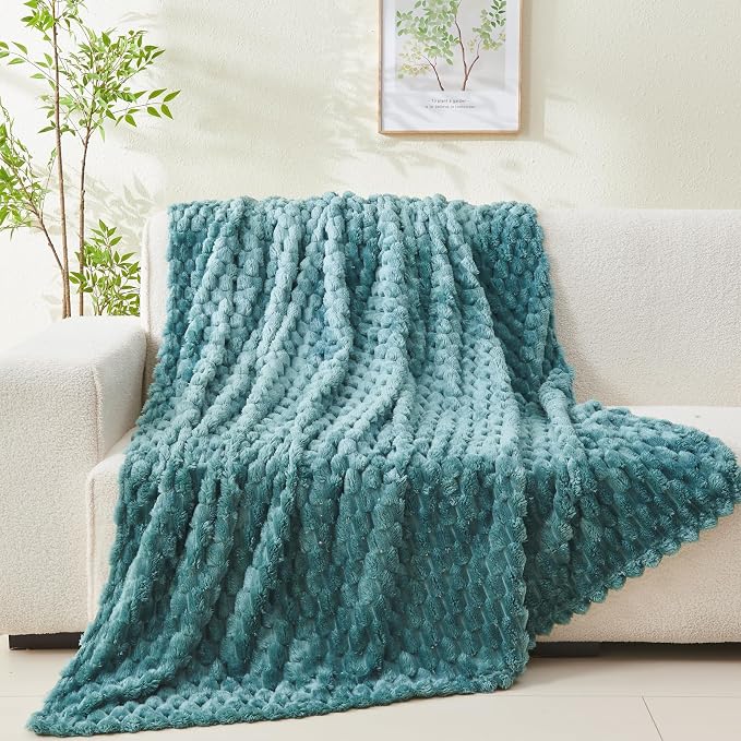 NEWCOSPLAY Fleece Clouds Cozy Twin Blanket - Image 7