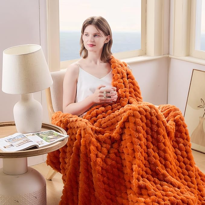NEWCOSPLAY Fleece Clouds Cozy Queen Blanket - Image 4