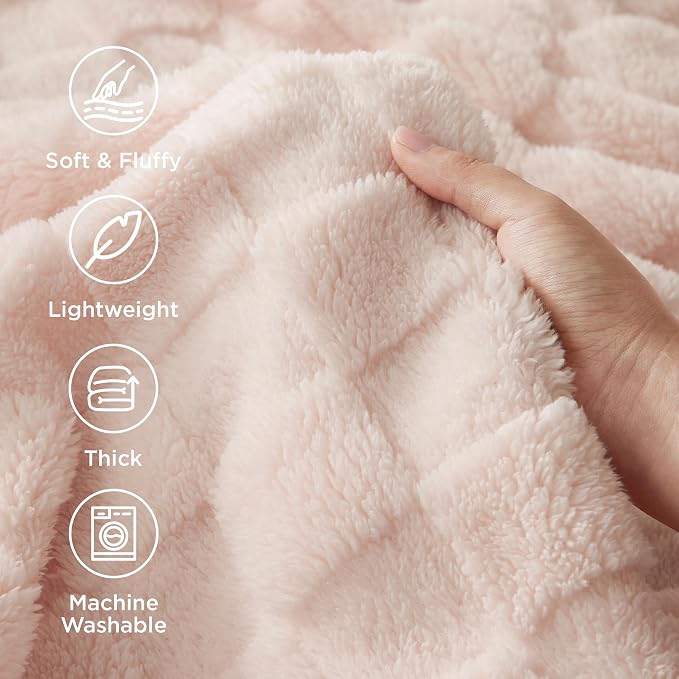 Bedsure GentleSoft Light Pink Twin XL Blanket - Image 4