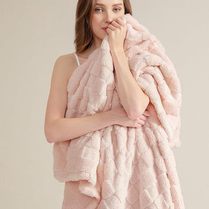 Bedsure GentleSoft Full Size Blankets - Image 2