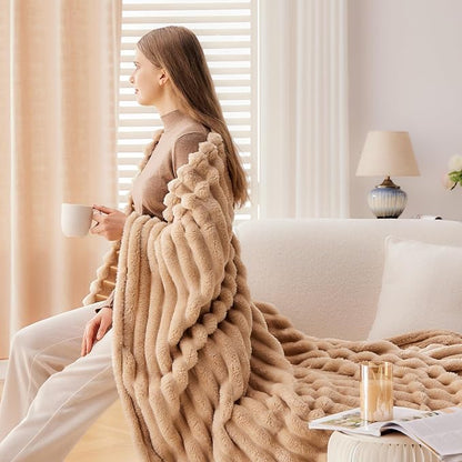 NEWCOSPLAY Fleece Ribbed Cozy King Blanket - Image 6