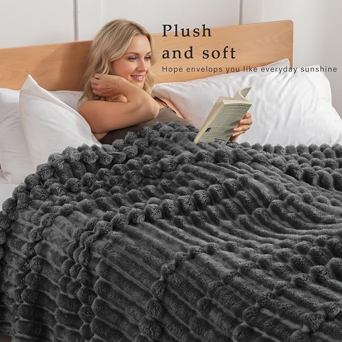 Exclusivo Mezcla Striped Fleece Throw Blanket - Image 2
