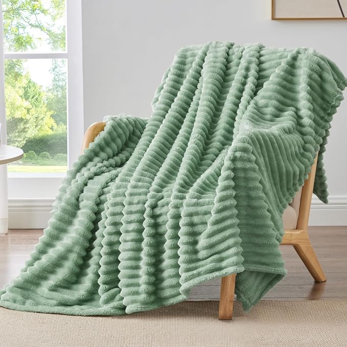 BEDELITE Ribbed Fleece Throw Blanket by BEDELITE