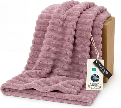 Bedsure Soft Twin Blanket for Bed Decor Gifts Pink 60"x80" | Birthday Gifts for by Unknown