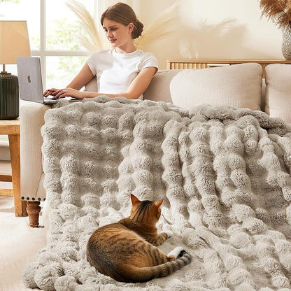 L'AGRATY Faux Rabbit Fur Throw Blanket by LAGRATY