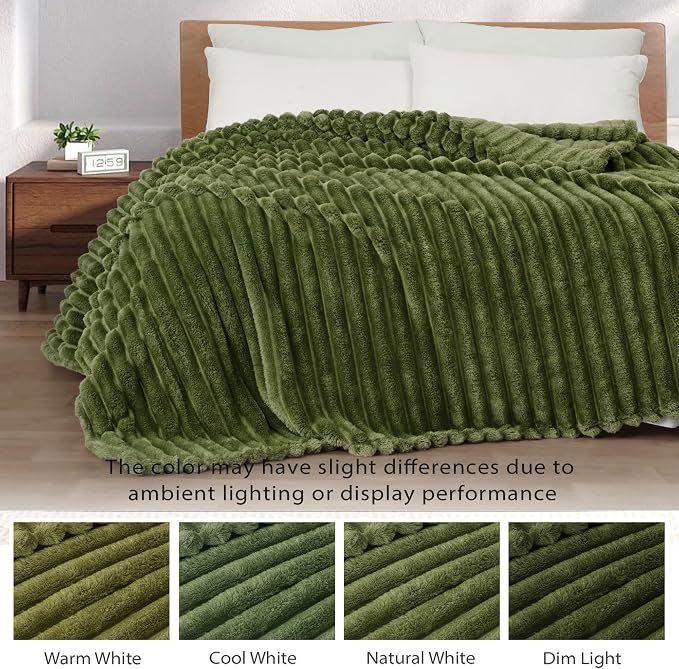 Exclusivo Mezcla Striped Fleece Throw Blanket - Image 3