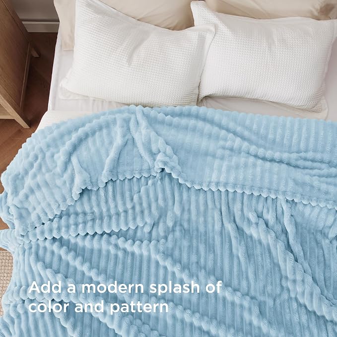 Bedsure Soft Full Size Fleece Blankets - Image 3