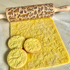 FOX Embossing Rolling Pin – Laser Engraved Dough Roller with a woodland fox and forest pattern. Perfect for cookies, pottery, and a thoughtful gift. By Algis Crafts.
