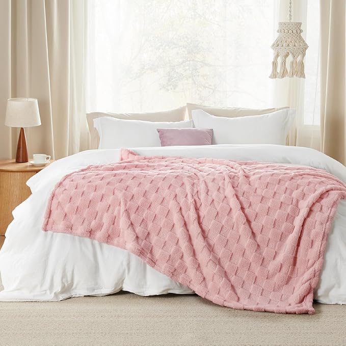 Bedsure GentleSoft Pink Twin Blanket - Image 5