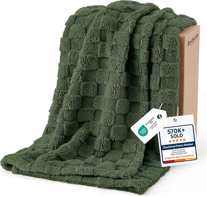 Bedsure GentleSoft Dark Green Throw Blanket by Unknown