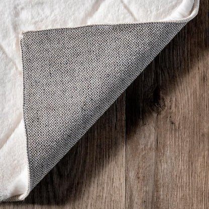 nuLOOM Amy White Trellis Washable Runner Rug - Image 3