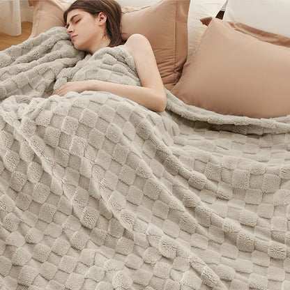 Bedsure GentleSoft Full Size Blankets - Image 2