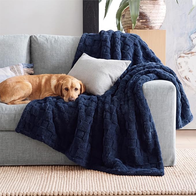 Bedsure GentleSoft Navy Throw Blanket - Image 8