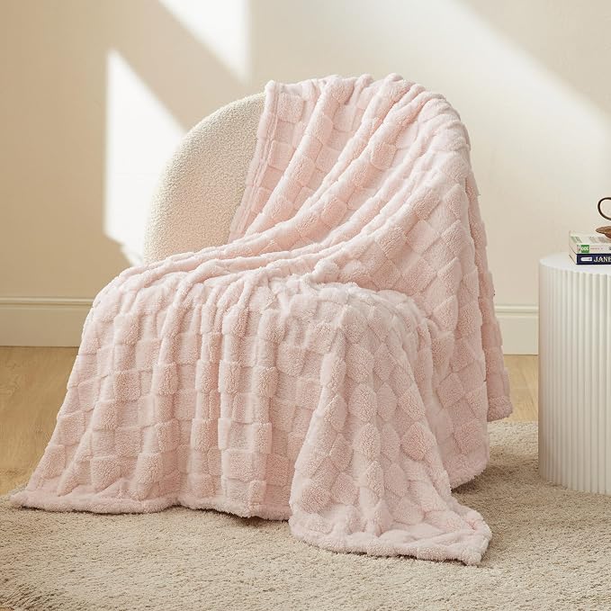 Bedsure GentleSoft Light Pink Throw Blanket - Image 7