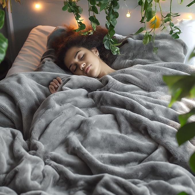 Bedsure GentleSoft Fleece Bed Blankets Queen Size Grey - Image 2