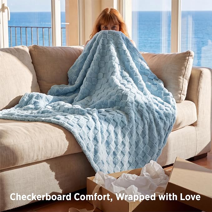Bedsure GentleSoft Light Blue Throw Blanket - Image 5