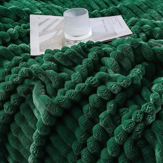 Christmas Green Throw Blanket for Couch Sofa 50"x60" Striped Design | Fleece - Image 4