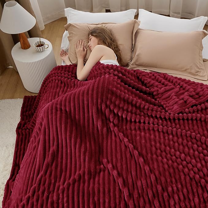 Bedsure Soft Full Size Fleece Blankets - Image 3
