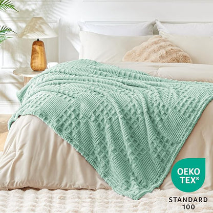 EXQ Home Fleece Throw Blanket for Couch or Bed - Image 3