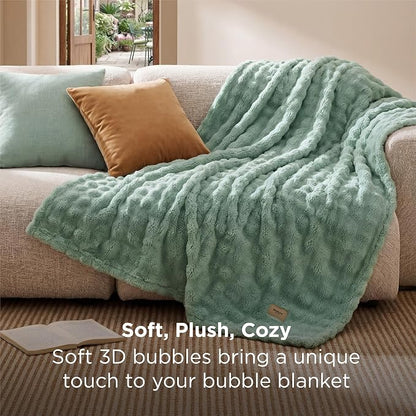 Bedsure 3D Fleece Bubble Blanket - Image 3
