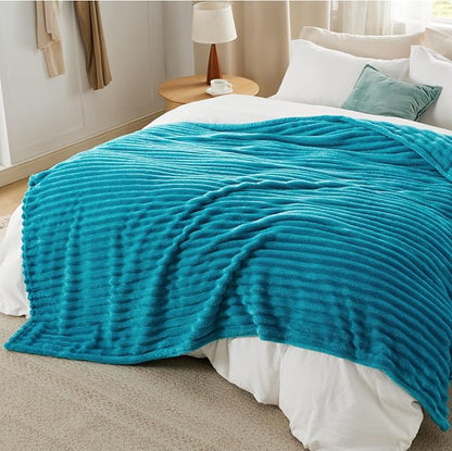 Bedsure Soft Full Size Fleece Blankets - Image 7