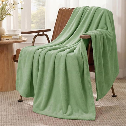 Bedsure GentleSoft Green Throw Blanket - Image 2