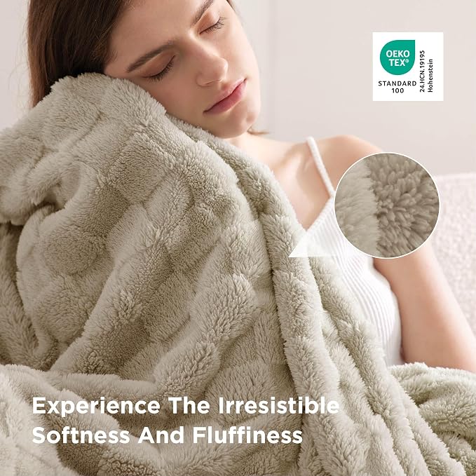 Bedsure GentleSoft Full Size Blankets - Image 4